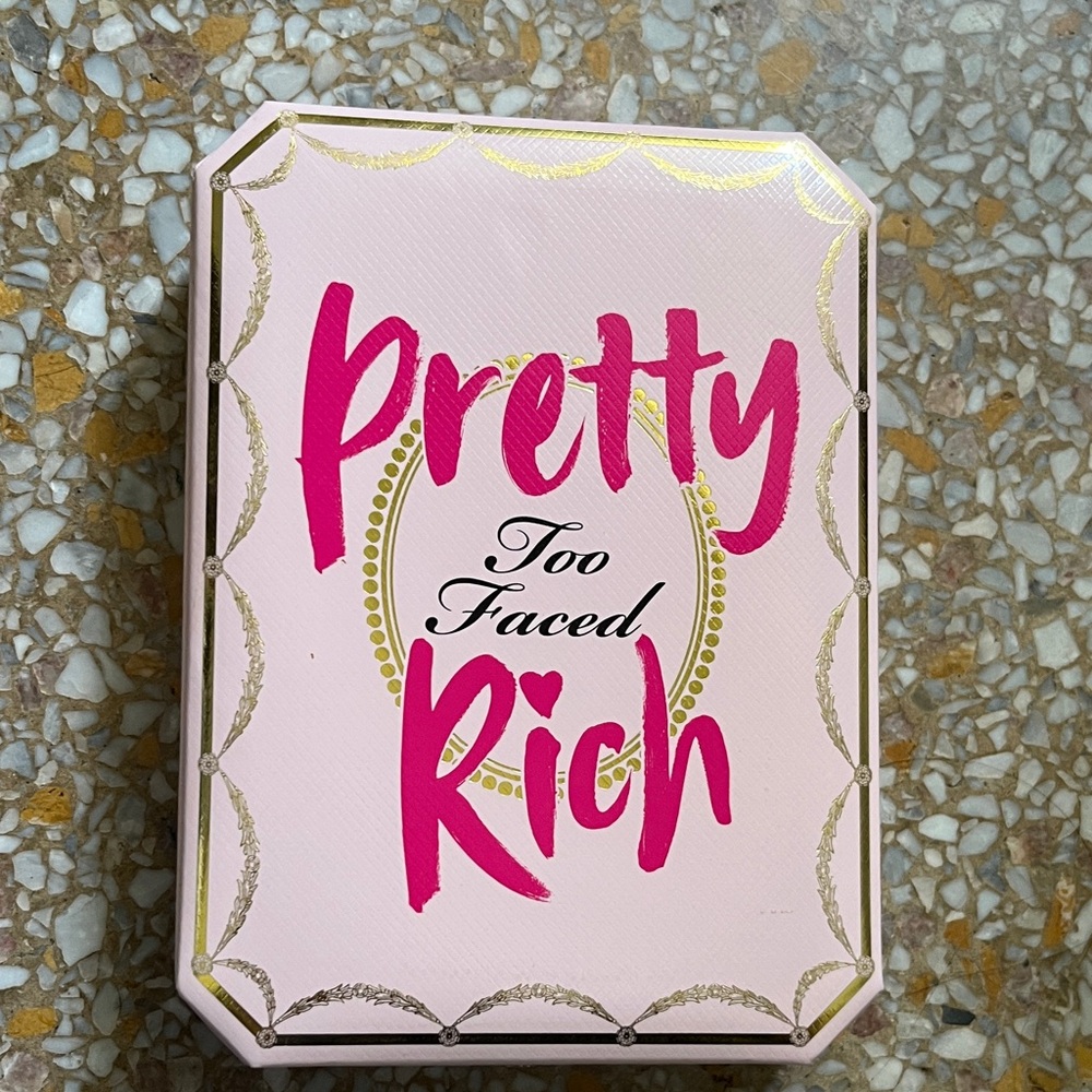 Too Faced Glamorous Eyeshadow Collection